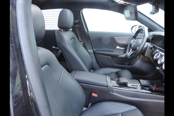 Mercedes-Benz A-Klasse 200 Business Solution Luxury panoramadak sfeer licht