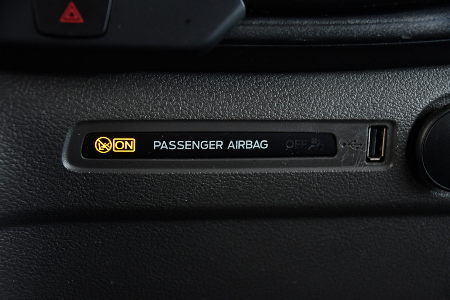 Ford Transit Custom 300 2.0 TDCI L2H1 Limited DC PB Edition Camera, Cruise, Carplay, 170pk, 2 x Schuifdeur, LED, Automaat, Stoelverwarming, Sensoren, Uniek!