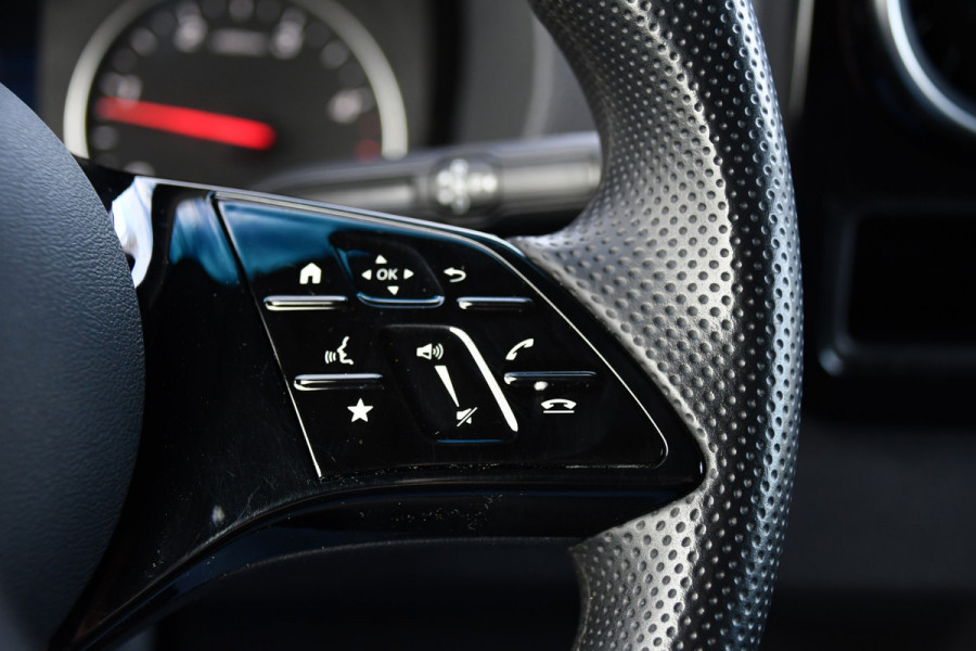 Mercedes-Benz Sprinter 317 1.9 CDI L2 Pro AMG Edition FACE LIFT! Camera, Cruise, Carplay, LED, Stoelverwarming, 170pk, Automaat, Multimedia, Uniek!