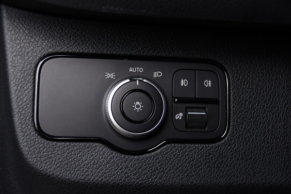 Mercedes-Benz Sprinter 317 1.9 CDI L2 Pro AMG Edition FACE LIFT! Camera, Cruise, Carplay, LED, Stoelverwarming, 170pk, Automaat, Multimedia, Uniek!