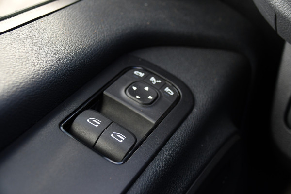 Mercedes-Benz Sprinter 317 1.9 CDI L2 Pro AMG Edition FACE LIFT! Camera, Cruise, Carplay, LED, Stoelverwarming, 170pk, Automaat, Multimedia, Uniek!