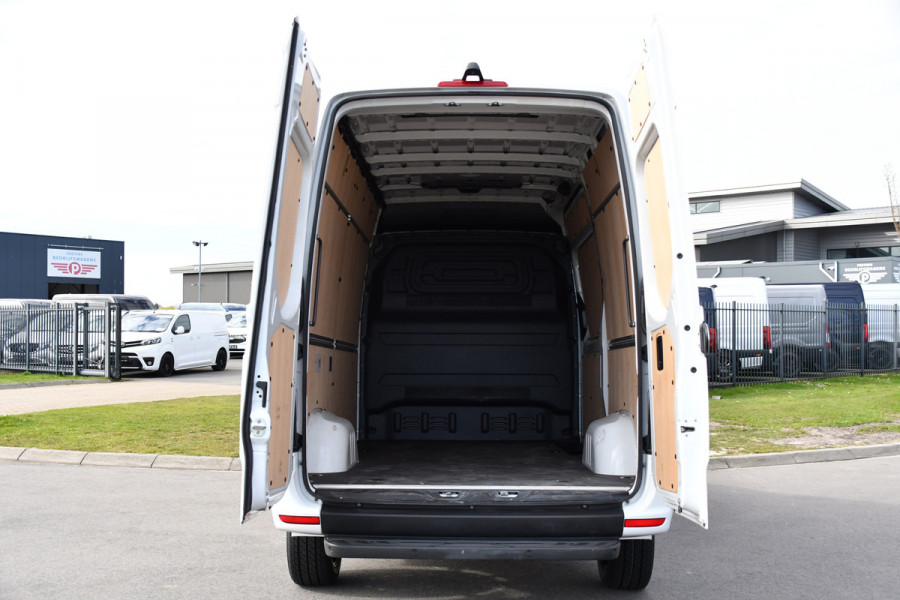 Mercedes-Benz Sprinter 317 1.9 CDI L2 Pro AMG Edition FACE LIFT! Camera, Cruise, Carplay, LED, Stoelverwarming, 170pk, Automaat, Multimedia, Uniek!