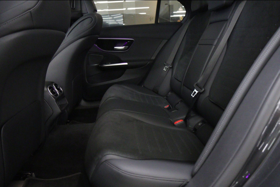 Mercedes-Benz C-Klasse 300 E AMG Line / PANO/CARPLAY/SFEERV/STOELV/BOMVOL
