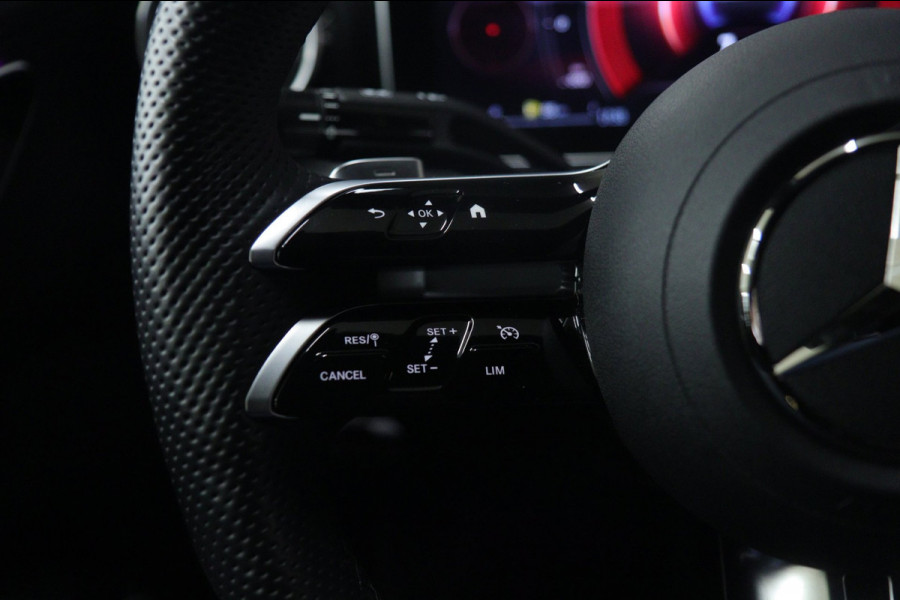 Mercedes-Benz C-Klasse 300 E AMG Line / PANO/CARPLAY/SFEERV/STOELV/BOMVOL