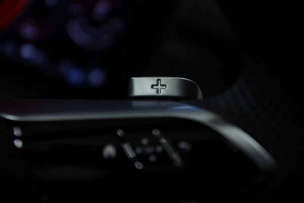 Mercedes-Benz C-Klasse 300 E AMG Line / PANO/CARPLAY/SFEERV/STOELV/BOMVOL