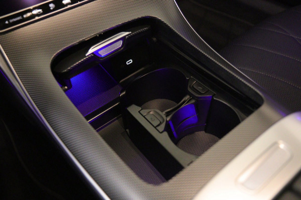 Mercedes-Benz C-Klasse 300 E AMG Line / PANO/CARPLAY/SFEERV/STOELV/BOMVOL