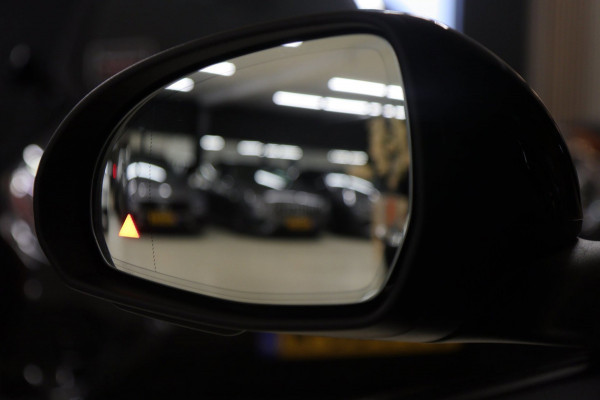 Mercedes-Benz C-Klasse 300 E AMG Line / PANO/CARPLAY/SFEERV/STOELV/BOMVOL