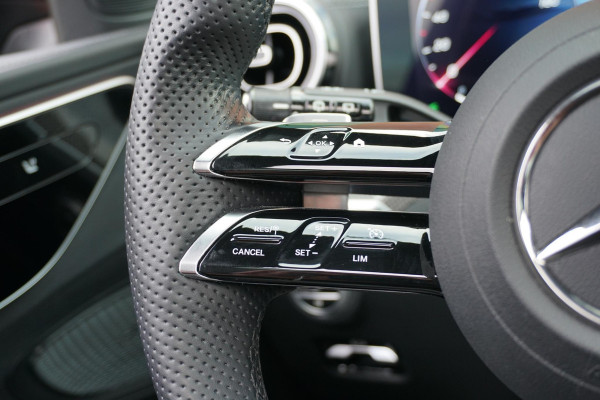 Mercedes-Benz C-Klasse Estate 300 e AMG Line ORIG. NEDERLANDS + AMG / PANORAMA / TREKHAAK / LEDER