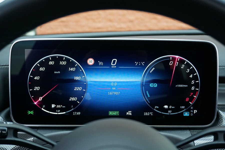 Mercedes-Benz C-Klasse Estate 300 e AMG Line ORIG. NEDERLANDS + AMG / PANORAMA / TREKHAAK / LEDER