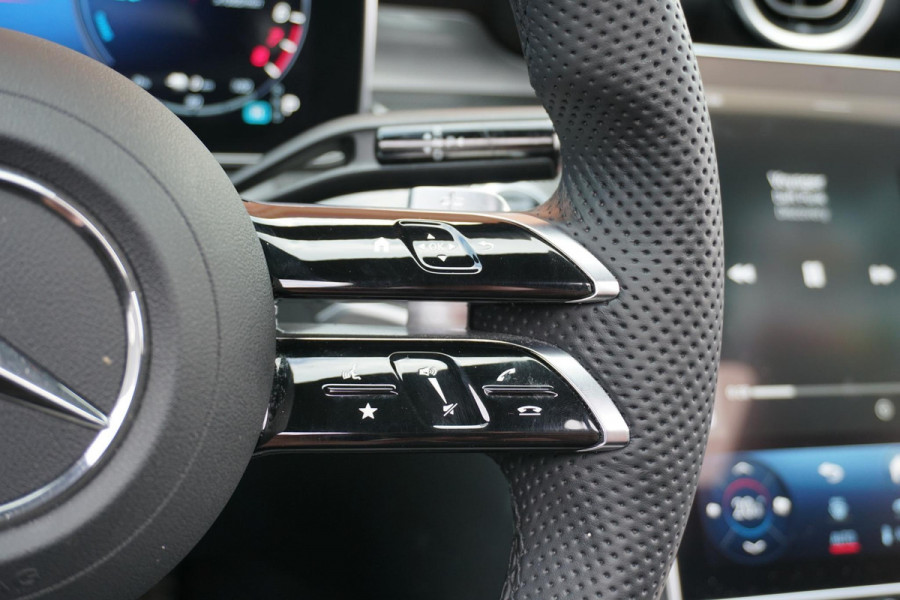 Mercedes-Benz C-Klasse Estate 300 e AMG Line ORIG. NEDERLANDS + AMG / PANORAMA / TREKHAAK / LEDER