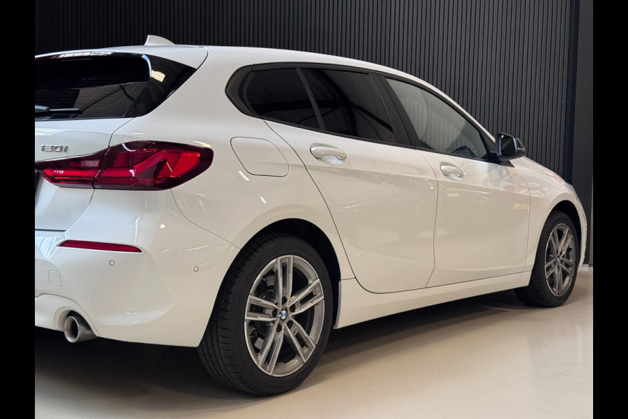BMW 1-serie 120i | CAMERA | LED | STOELVERW. | 2024