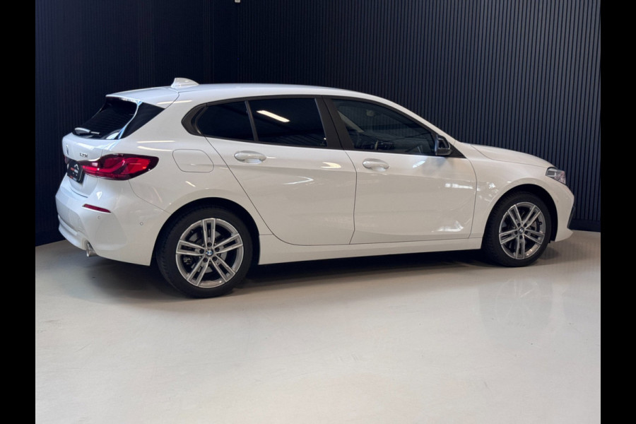 BMW 1-serie 120i | CAMERA | LED | STOELVERW. | 2024