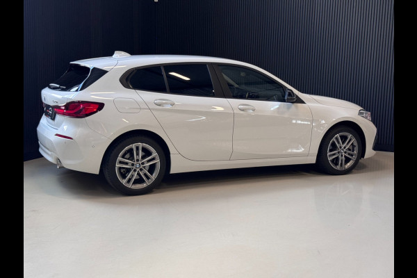 BMW 1-serie 120i | CAMERA | LED | STOELVERW. | 2024