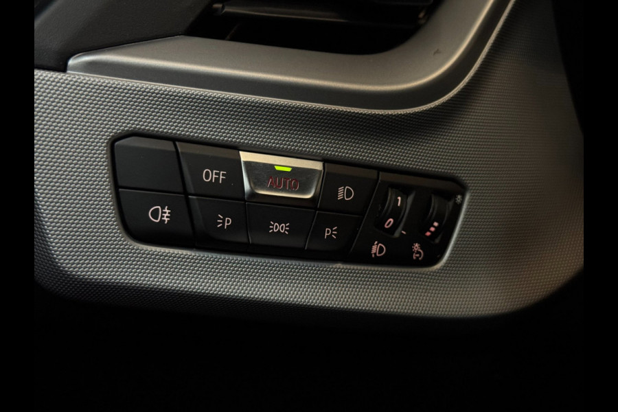 BMW 1-serie 120i | CAMERA | LED | STOELVERW. | 2024