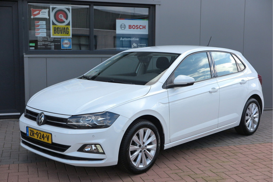 Volkswagen Polo 1.0 TSI 95 pk Highline , Adaptive Cruise , Parkeersensoren V+A , Parkassist, NAP, Navigatie, DAB+ , Stuurwiel multifunctioneel, 16"lichtmetalen velgen, Carplay, Actieve demping , Sportstoelen, etc.etc