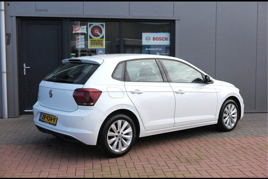 Volkswagen Polo 1.0 TSI 95 pk Highline , Adaptive Cruise , Parkeersensoren V+A , Parkassist, NAP, Navigatie, DAB+ , Stuurwiel multifunctioneel, 16"lichtmetalen velgen, Carplay, Actieve demping , Sportstoelen, etc.etc