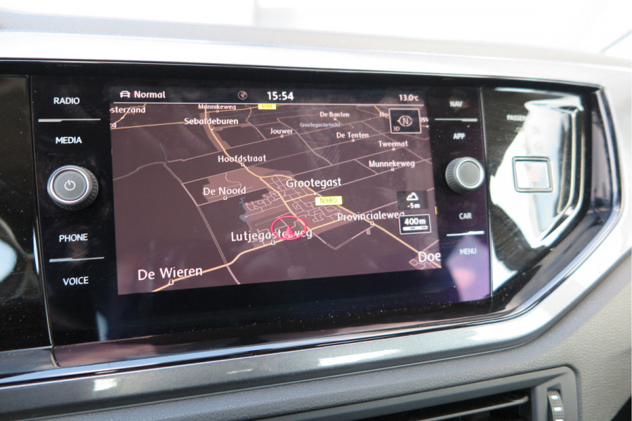 Volkswagen Polo 1.0 TSI 95 pk Highline , Adaptive Cruise , Parkeersensoren V+A , Parkassist, NAP, Navigatie, DAB+ , Stuurwiel multifunctioneel, 16"lichtmetalen velgen, Carplay, Actieve demping , Sportstoelen, etc.etc