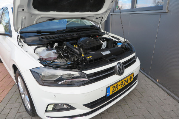 Volkswagen Polo 1.0 TSI 95 pk Highline , Adaptive Cruise , Parkeersensoren V+A , Parkassist, NAP, Navigatie, DAB+ , Stuurwiel multifunctioneel, 16"lichtmetalen velgen, Carplay, Actieve demping , Sportstoelen, etc.etc