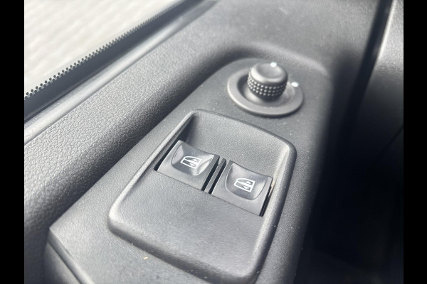 Nissan NV300 1.6 dCi L1H1*3-PERS*A/C*CRUISE*NAVI*HAAK*CAM*IMP.*