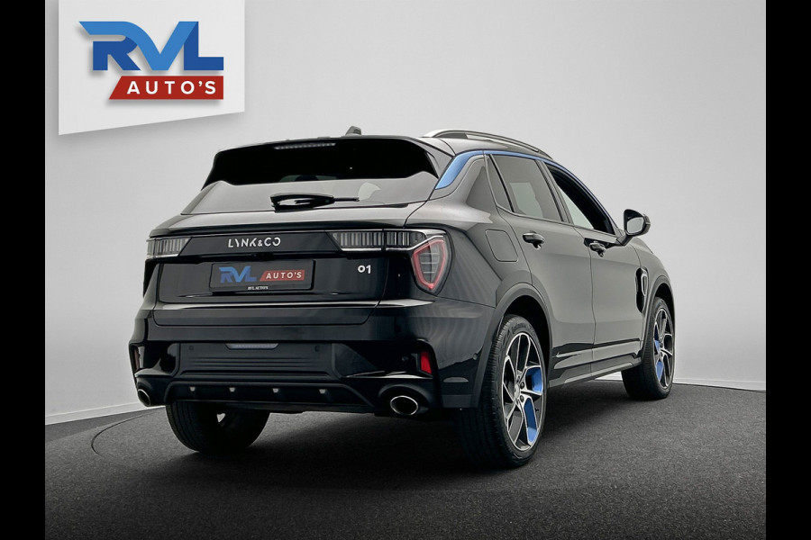 Lynk & Co 01 1.5 261PK Plug-in Hybrid *ZWARTE HEMEL* 360° Camera Pano/dak Apple/Carplay Adaptive/Cruise