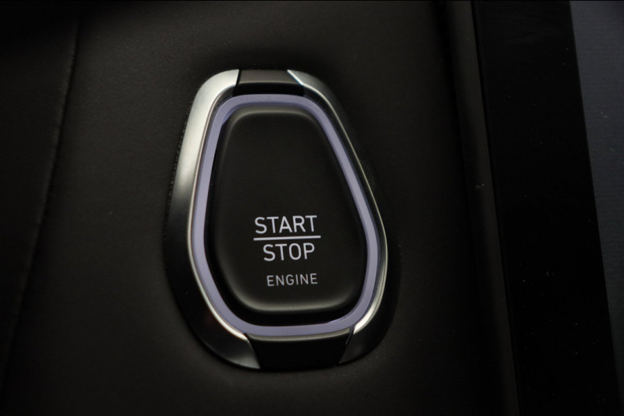 Lynk & Co 01 1.5 261PK Plug-in Hybrid *ZWARTE HEMEL* stuurwiel verwarming* 360° Camera Pano/dak Apple/Carplay Adaptive/Cruise