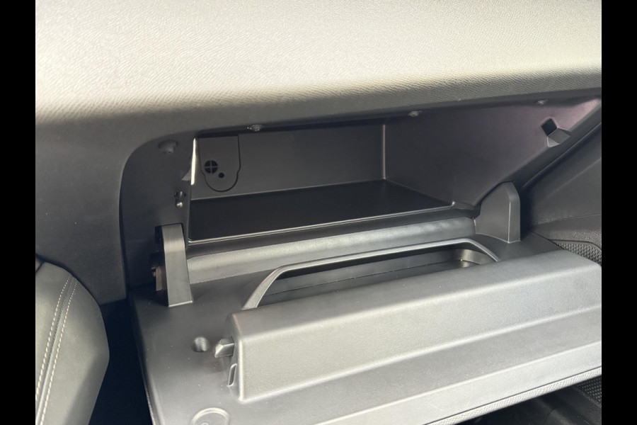 Peugeot 408 1.2 Hybrid 145 e-DCS6 Allure Aut. | 19 inch | Prijs is rijklaar