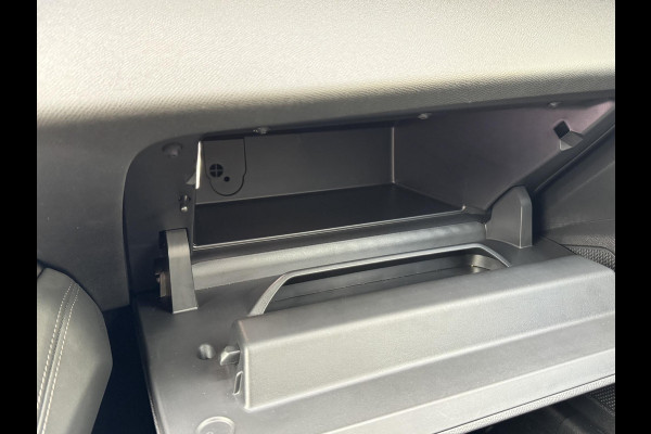 Peugeot 408 1.2 Hybrid 145 e-DCS6 Allure Aut. | 19 inch | Prijs is rijklaar