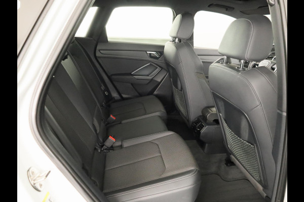 Audi Q3 45 TFSI e S edition 245pk | Panoramadak | Navgatie | Keyless Entry | Matrix Led |
