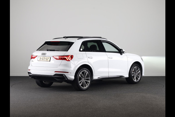 Audi Q3 45 TFSI e S edition 245pk | Panoramadak | Navgatie | Keyless Entry | Matrix Led |