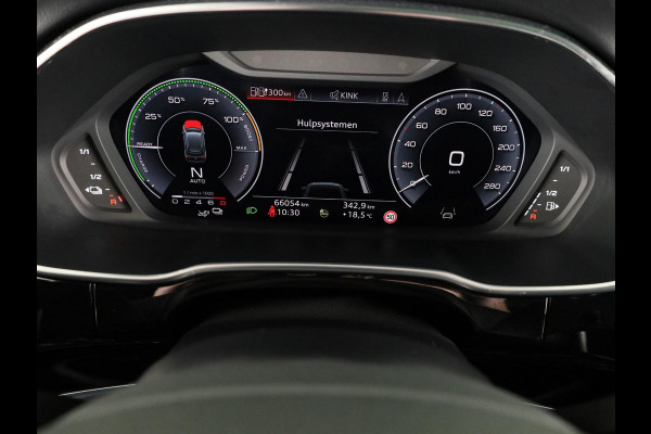 Audi Q3 45 TFSI e S edition 245pk | Panoramadak | Navgatie | Keyless Entry | Matrix Led |