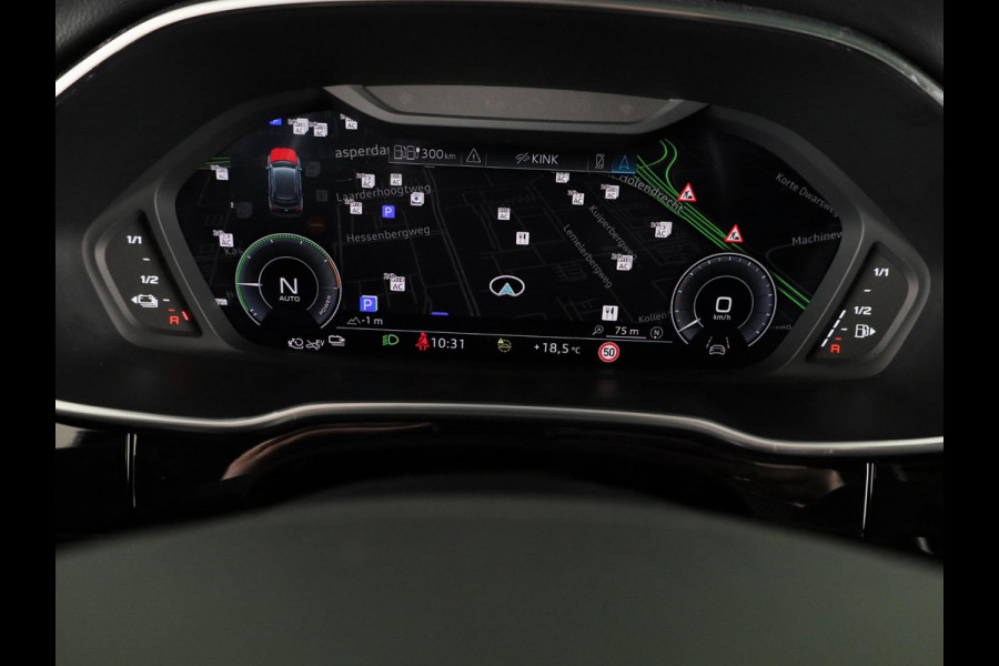 Audi Q3 45 TFSI e S edition 245pk | Panoramadak | Navgatie | Keyless Entry | Matrix Led |