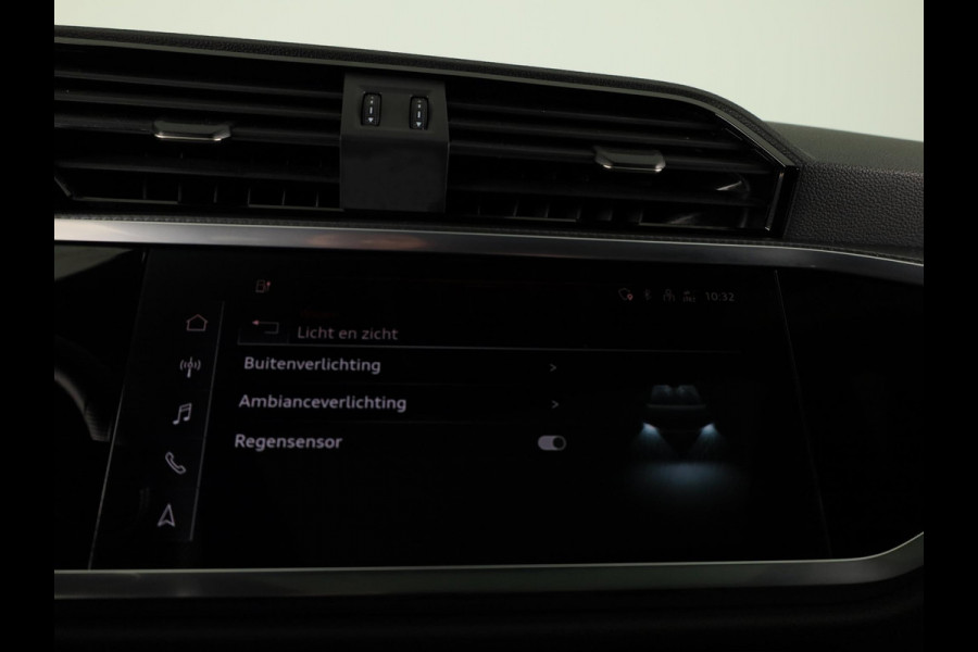 Audi Q3 45 TFSI e S edition 245pk | Panoramadak | Navgatie | Keyless Entry | Matrix Led |