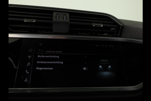 Audi Q3 45 TFSI e S edition 245pk | Panoramadak | Navgatie | Keyless Entry | Matrix Led |