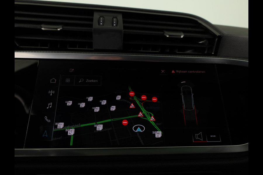 Audi Q3 45 TFSI e S edition 245pk | Panoramadak | Navgatie | Keyless Entry | Matrix Led |