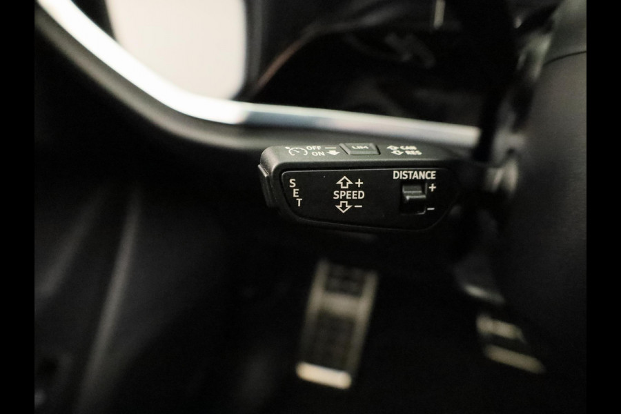 Audi Q3 45 TFSI e S edition 245pk | Panoramadak | Navgatie | Keyless Entry | Matrix Led |