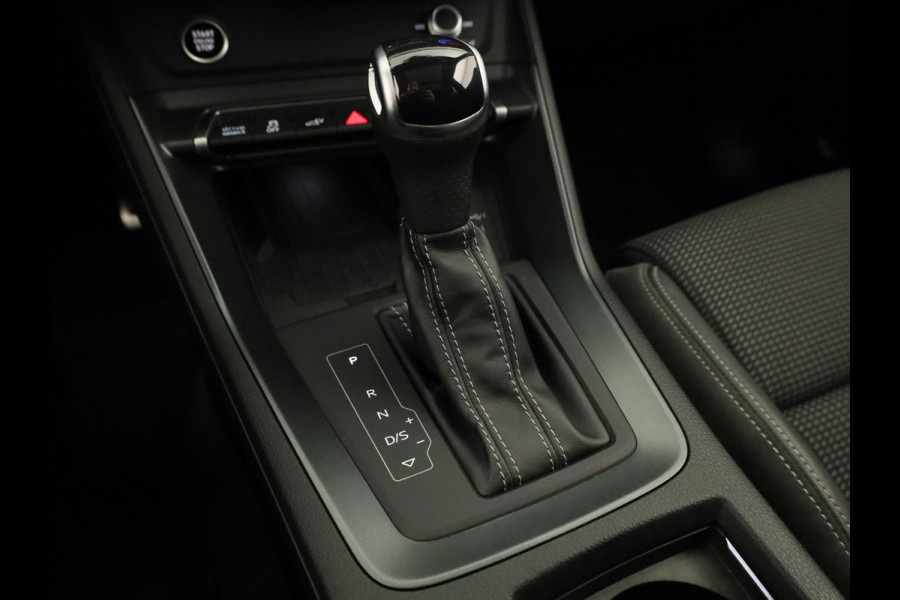 Audi Q3 45 TFSI e S edition 245pk | Panoramadak | Navgatie | Keyless Entry | Matrix Led |