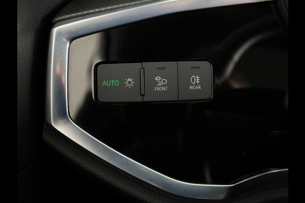 Audi Q3 45 TFSI e S edition 245pk | Panoramadak | Navgatie | Keyless Entry | Matrix Led |