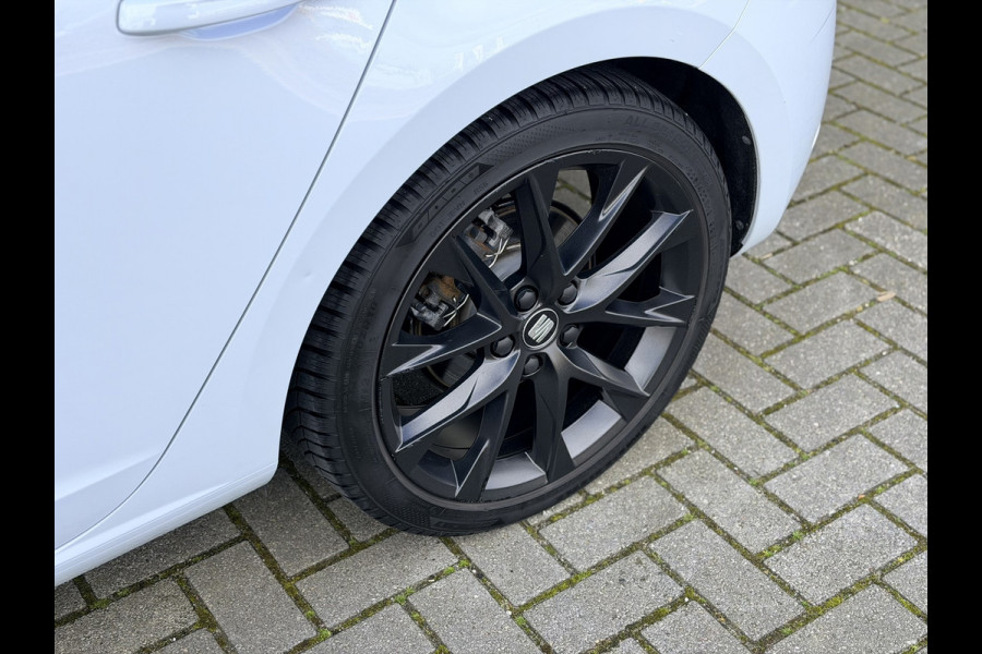 Seat Leon FR 1.5 TSI Pano Virtual Leder/alca Dynamic Grau!!