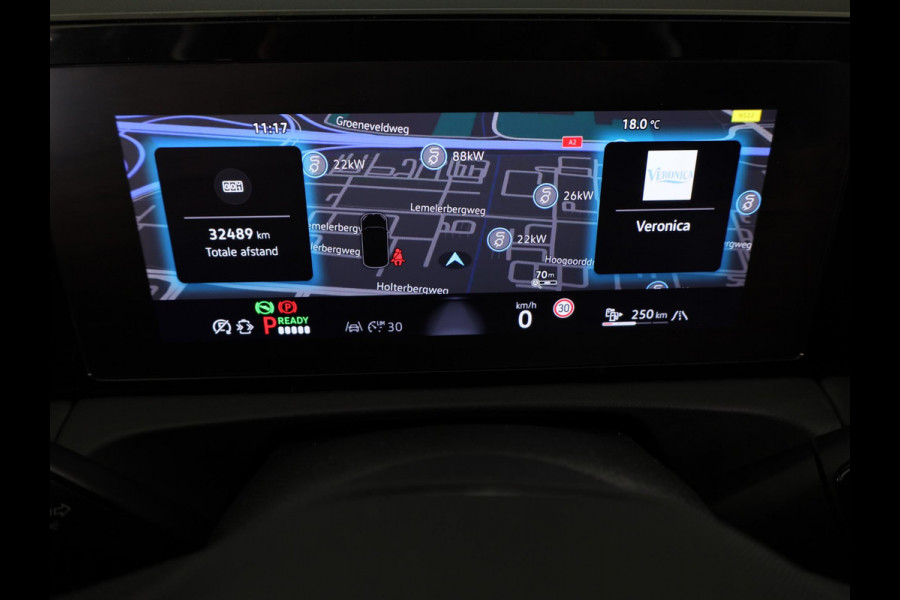 Volkswagen Tiguan 1.5 eHybrid R-Line Edition 272 pk Automaat (DSG) | SOH 98% | Verlengde garantie | Navigatie | Panoramadak | Trekhaak (wegklapbaar) | Parkeersensoren (Park assist) | Rondomzicht camera | Stoeleverwarming v/a/ | R-Line |