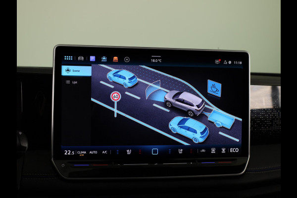 Volkswagen Tiguan 1.5 eHybrid R-Line Edition 272 pk Automaat (DSG) | SOH 98% | Verlengde garantie | Navigatie | Panoramadak | Trekhaak (wegklapbaar) | Parkeersensoren (Park assist) | Rondomzicht camera | Stoeleverwarming v/a/ | R-Line |