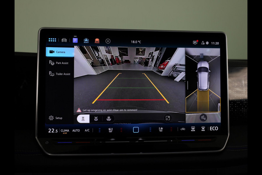 Volkswagen Tiguan 1.5 eHybrid R-Line Edition 272 pk Automaat (DSG) | SOH 98% | Verlengde garantie | Navigatie | Panoramadak | Trekhaak (wegklapbaar) | Parkeersensoren (Park assist) | Rondomzicht camera | Stoeleverwarming v/a/ | R-Line |