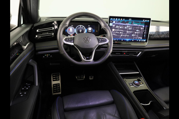 Volkswagen Tiguan 1.5 eHybrid R-Line Edition 272 pk Automaat (DSG) | SOH 98% | Verlengde garantie | Navigatie | Panoramadak | Trekhaak (wegklapbaar) | Parkeersensoren (Park assist) | Rondomzicht camera | Stoeleverwarming v/a/ | R-Line |
