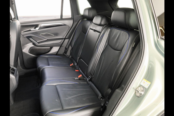 Volkswagen Tiguan 1.5 eHybrid R-Line Edition 272 pk Automaat (DSG) | SOH 98% | Verlengde garantie | Navigatie | Panoramadak | Trekhaak (wegklapbaar) | Parkeersensoren (Park assist) | Rondomzicht camera | Stoeleverwarming v/a/ | R-Line |