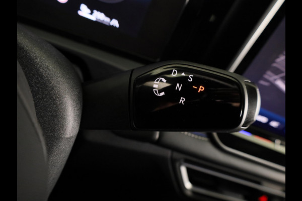 Volkswagen Tiguan 1.5 eHybrid R-Line Edition 272 pk Automaat (DSG) | SOH 98% | Verlengde garantie | Navigatie | Panoramadak | Trekhaak (wegklapbaar) | Parkeersensoren (Park assist) | Rondomzicht camera | Stoeleverwarming v/a/ | R-Line |