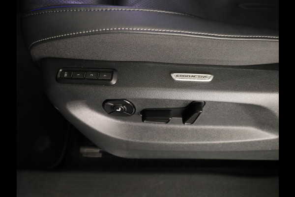 Volkswagen Tiguan 1.5 eHybrid R-Line Edition 272 pk Automaat (DSG) | SOH 98% | Verlengde garantie | Navigatie | Panoramadak | Trekhaak (wegklapbaar) | Parkeersensoren (Park assist) | Rondomzicht camera | Stoeleverwarming v/a/ | R-Line |