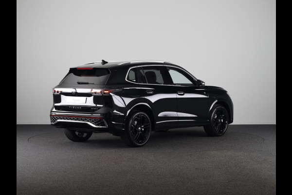 Volkswagen Tiguan R-Line Edition 1.5 eHybrid 272 PK DSG | 20" LM | IQ.Light | 360 graden camera | Panoramadak | Stoelventilatie |