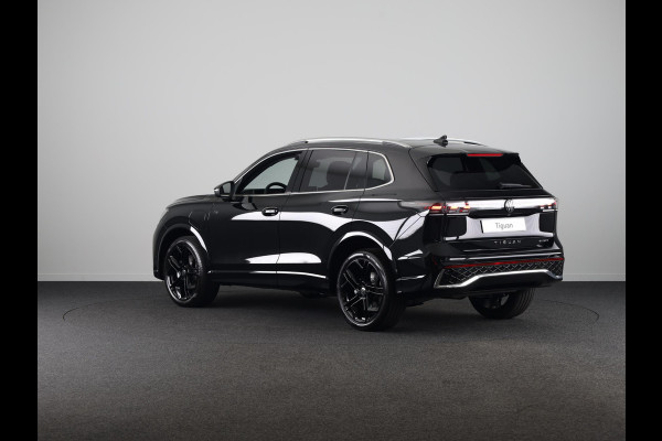 Volkswagen Tiguan R-Line Edition 1.5 eHybrid 272 PK DSG | 20" LM | IQ.Light | 360 graden camera | Panoramadak | Stoelventilatie |