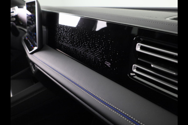 Volkswagen Tiguan R-Line Edition 1.5 eHybrid 272 PK DSG | 20" LM | IQ.Light | 360 graden camera | Panoramadak | Stoelventilatie |