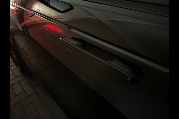 Land Rover Range Rover Velar 2.0 P250 Turbo AWD R-Dynamic SE