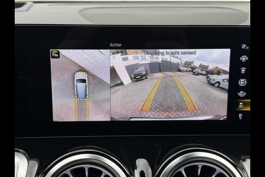 Mercedes-Benz Glb 180 AMG Line 7p Matrix Automaat Head up Massage Memory seats Adapt Cruise Clima Stoelverwarming Carplay Camera